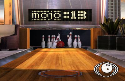 Gameplay screenshots of the Kingpin Lanes for iPad, iPhone or iPod.