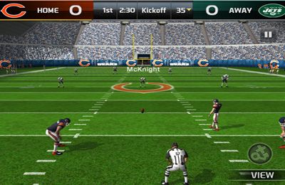 Gameplay screenshots of the Madden NFL 25 for iPad, iPhone or iPod.