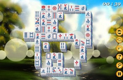 Gameplay screenshots of the Mahjong Deluxe for iPad, iPhone or iPod.