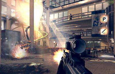 Gameplay screenshots of the Modern Combat 4: Zero Hour for iPad, iPhone or iPod.