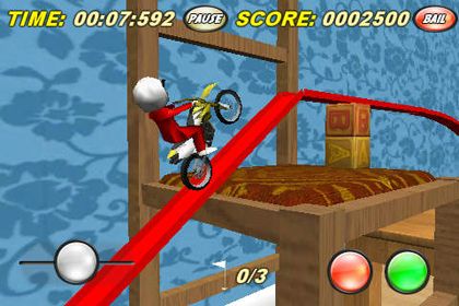 Gameplay screenshots of the Toy Stunt Bike for iPad, iPhone or iPod.