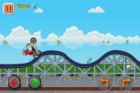 Gameplay screenshots of the 2014 Super moto racing for iPad, iPhone or iPod.