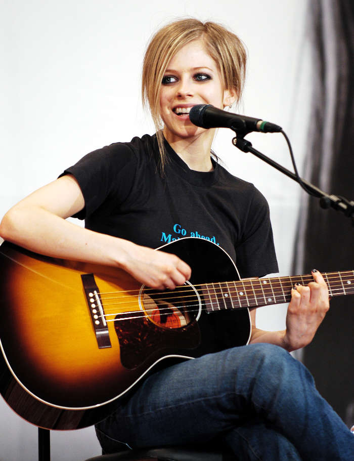 Artists, Avril Lavigne, Girls, People, Music