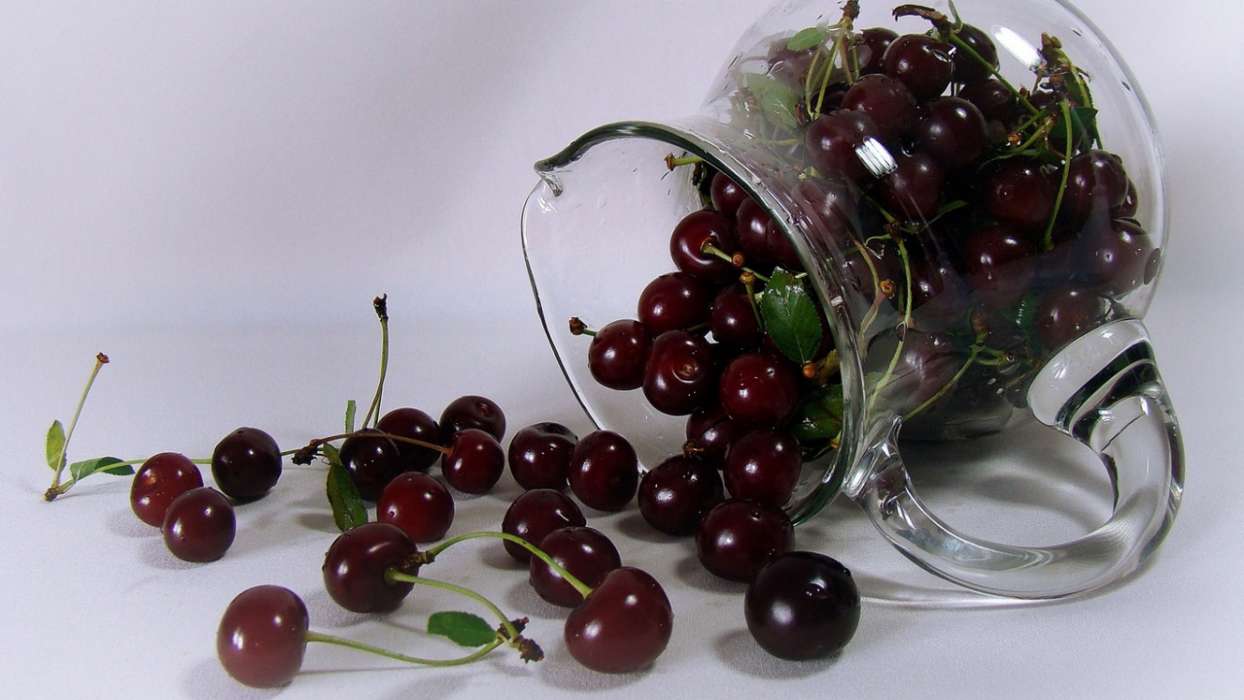 Objects,Cherry