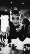 New 1024x768 mobile wallpapers Actors, Girls, Cinema, People, Audrey Hepburn free download.