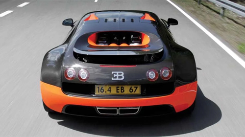 Screenshots of the live wallpaper Bugatti Veyron 3D for Android phone or tablet.