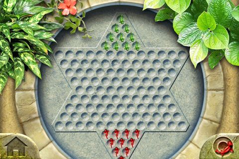 Gameplay screenshots of the Chinese checkers for iPad, iPhone or iPod.